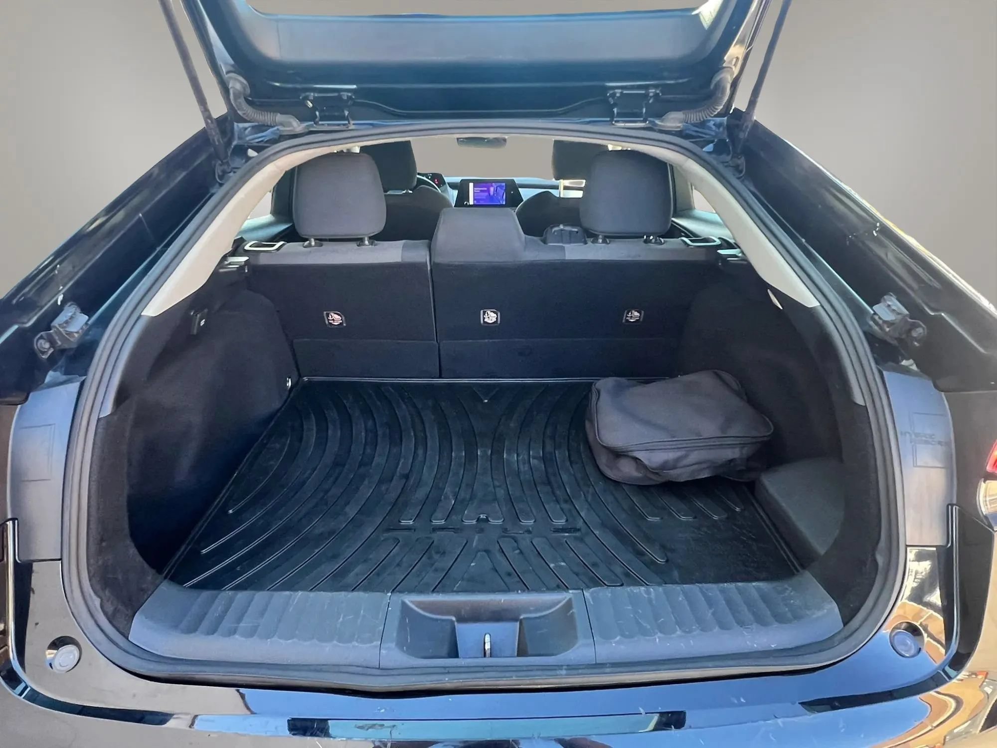 Used 2023 Toyota Prius Prime FWD image 9