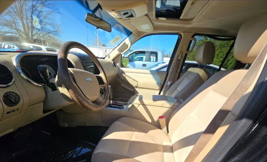 Used 2007 Ford Explorer Sport Trac Limited image 4