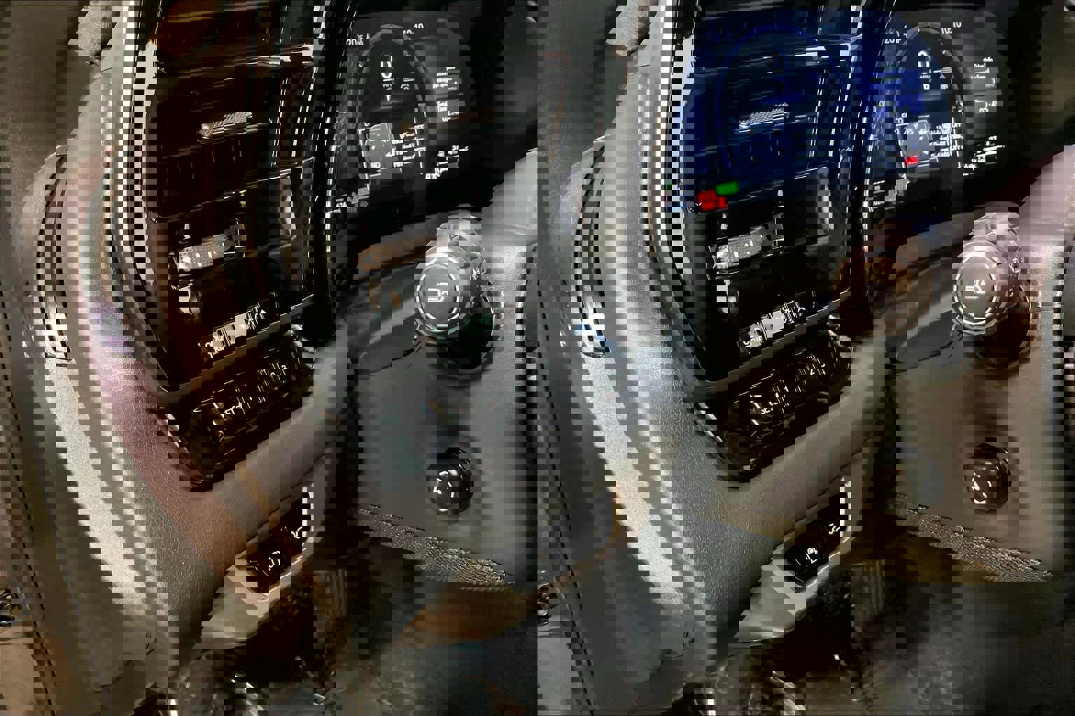 Certified 2025 Lexus RX 450h Luxury w/ Convenience Package image 36