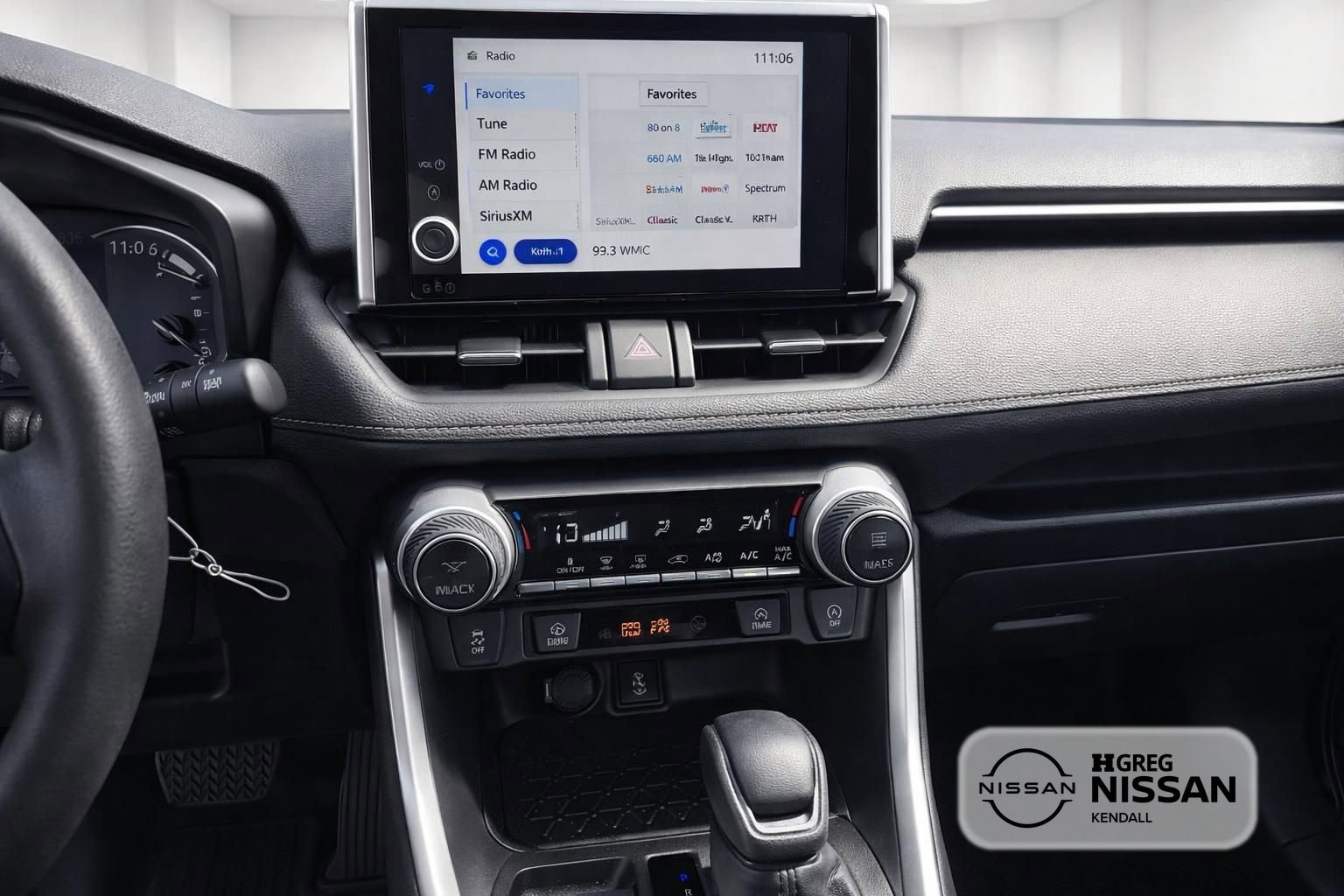 Used 2024 Toyota RAV4 LE FWD image 8