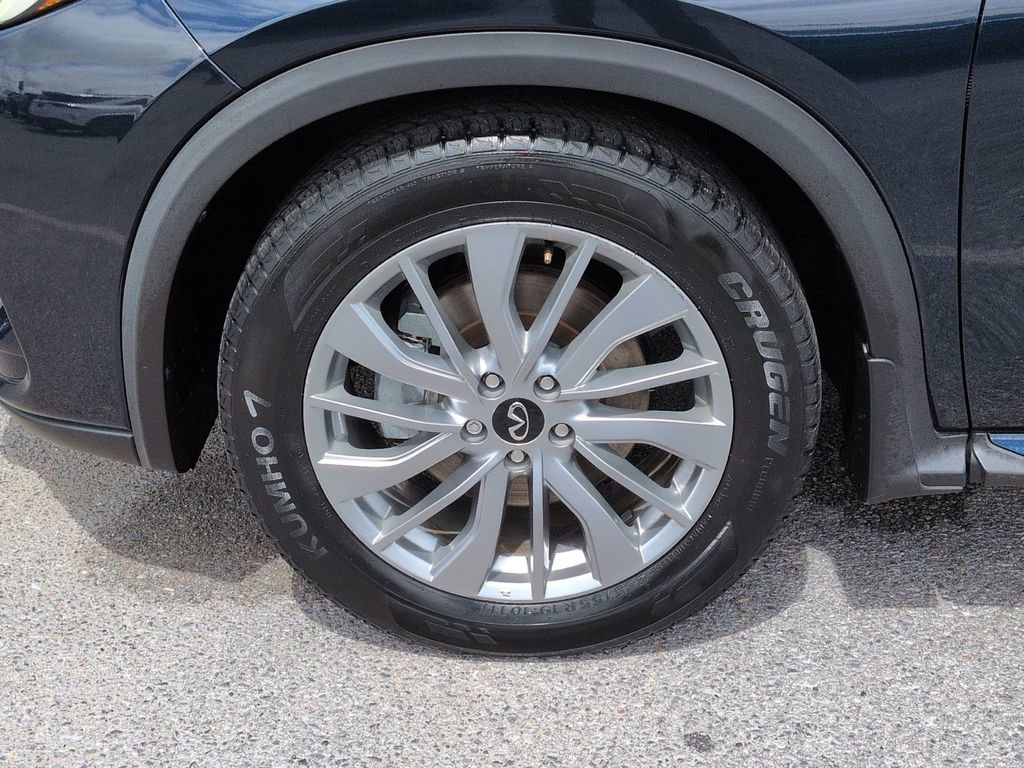 Used 2023 INFINITI QX50 Luxe w/ Cargo Package image 11