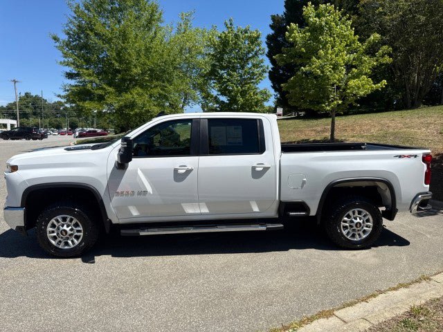 Used 2025 Chevrolet Silverado 2500 LT w/ Safety Package AWD/4WD image 4