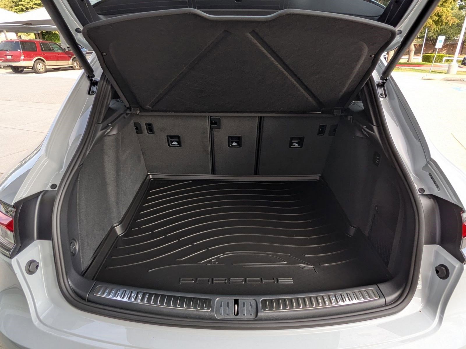 New 2026 Porsche Macan S image 23