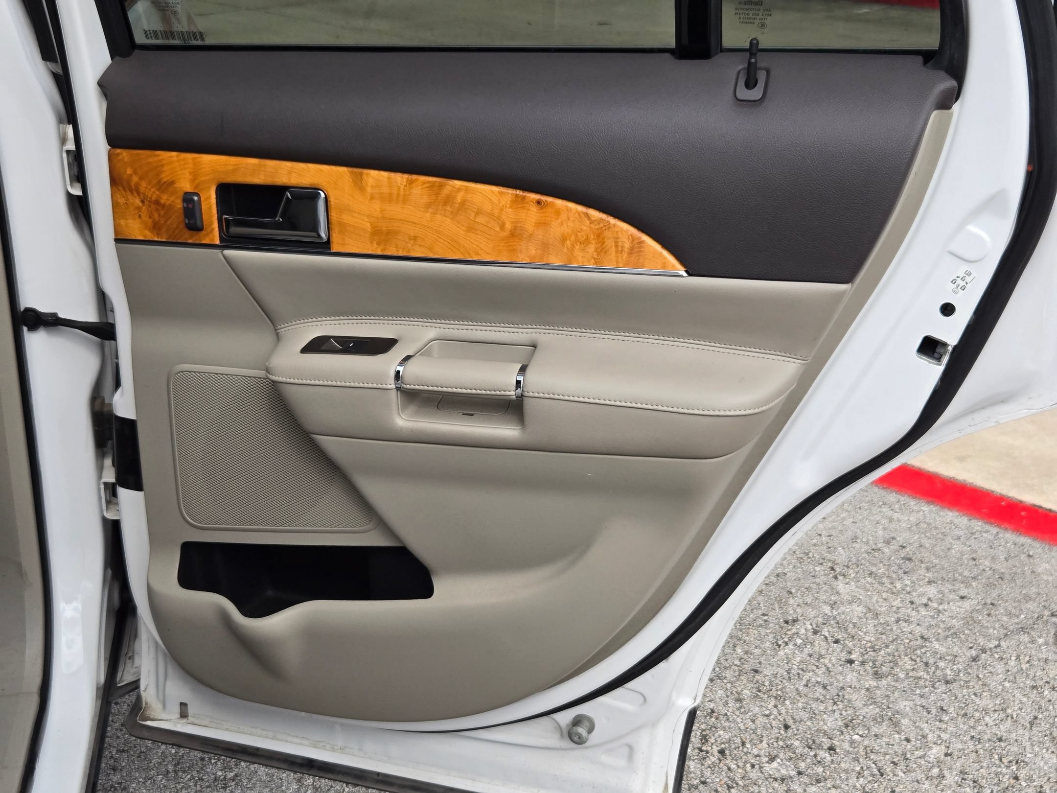 Used 2012 Lincoln MKX FWD image 26