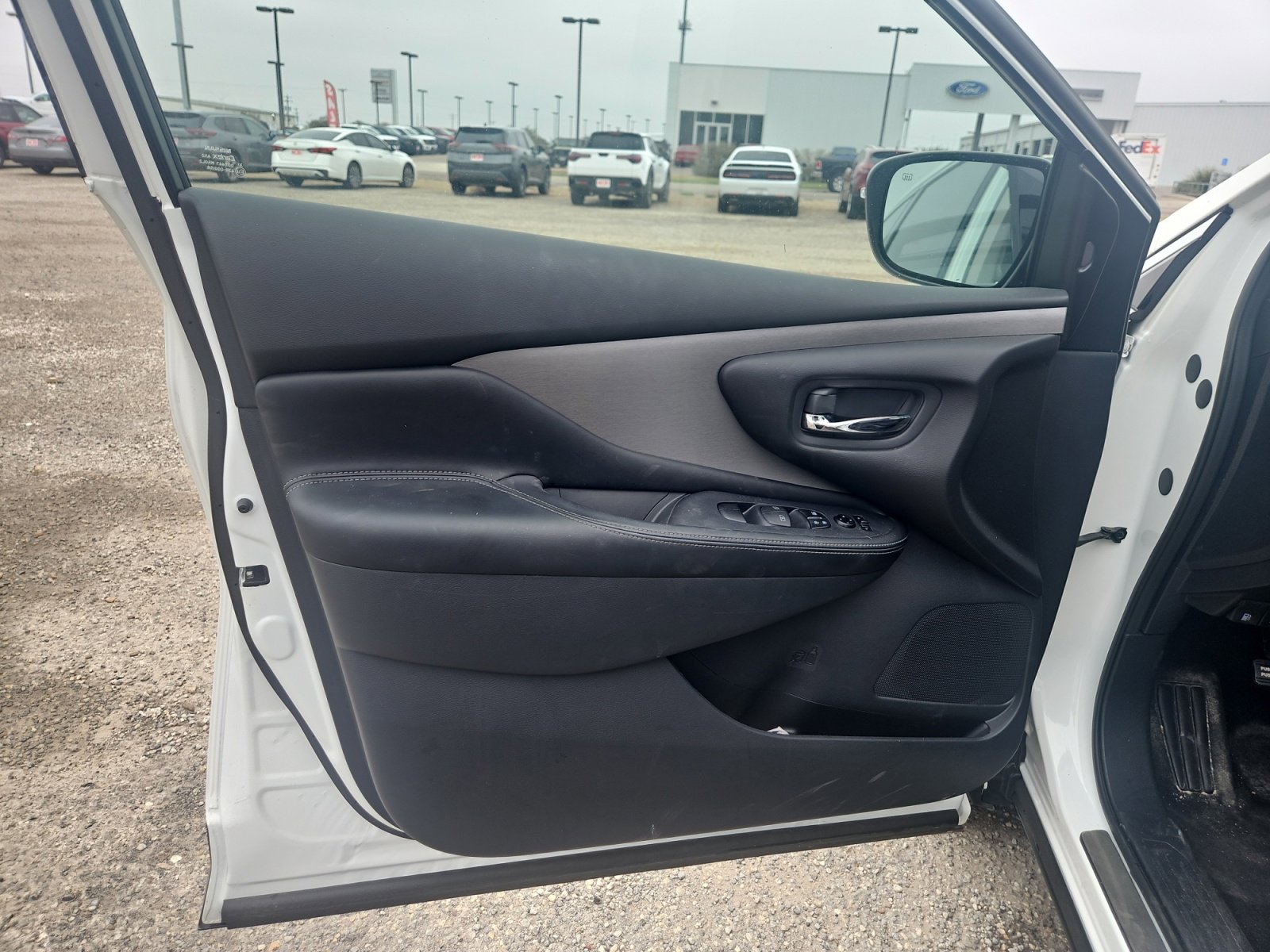 Certified 2024 Nissan Murano SV w/ SV Midnight Edition Package FWD image 27