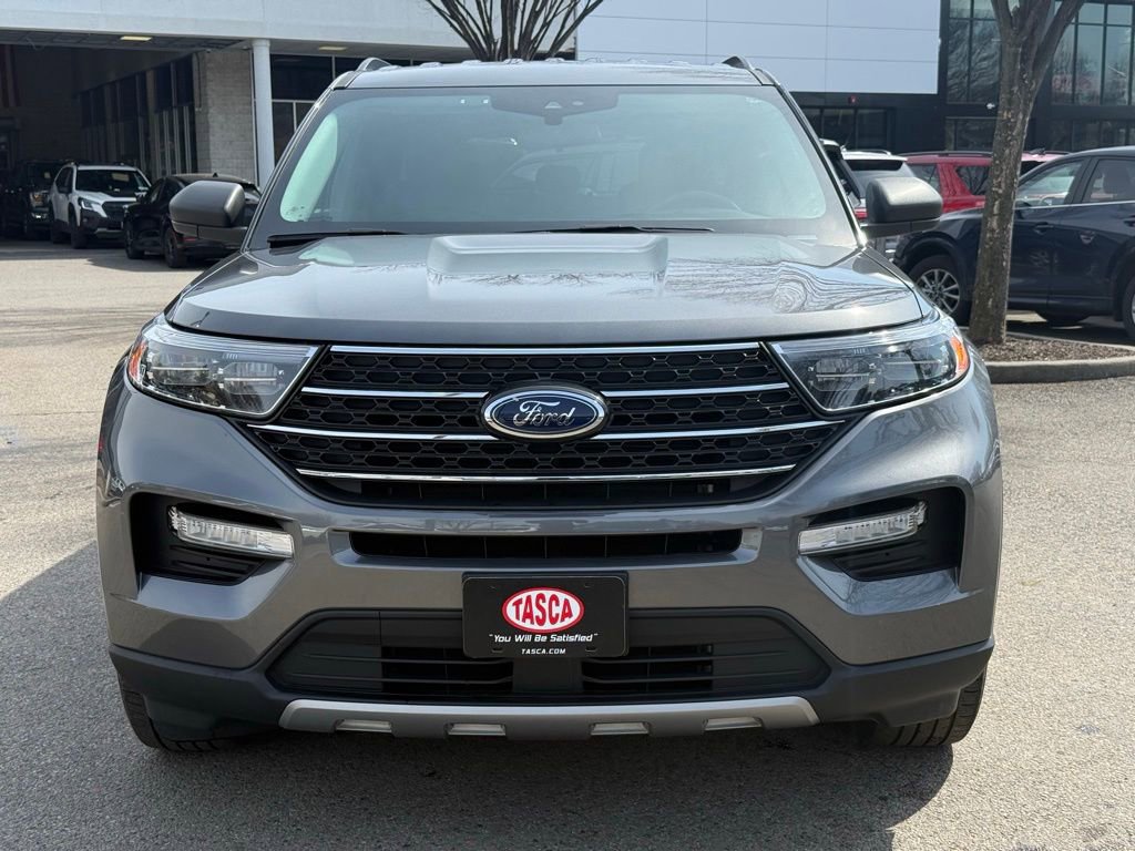 Used 2022 Ford Explorer XLT w/ Equipment Group 202A AWD/4WD image 3