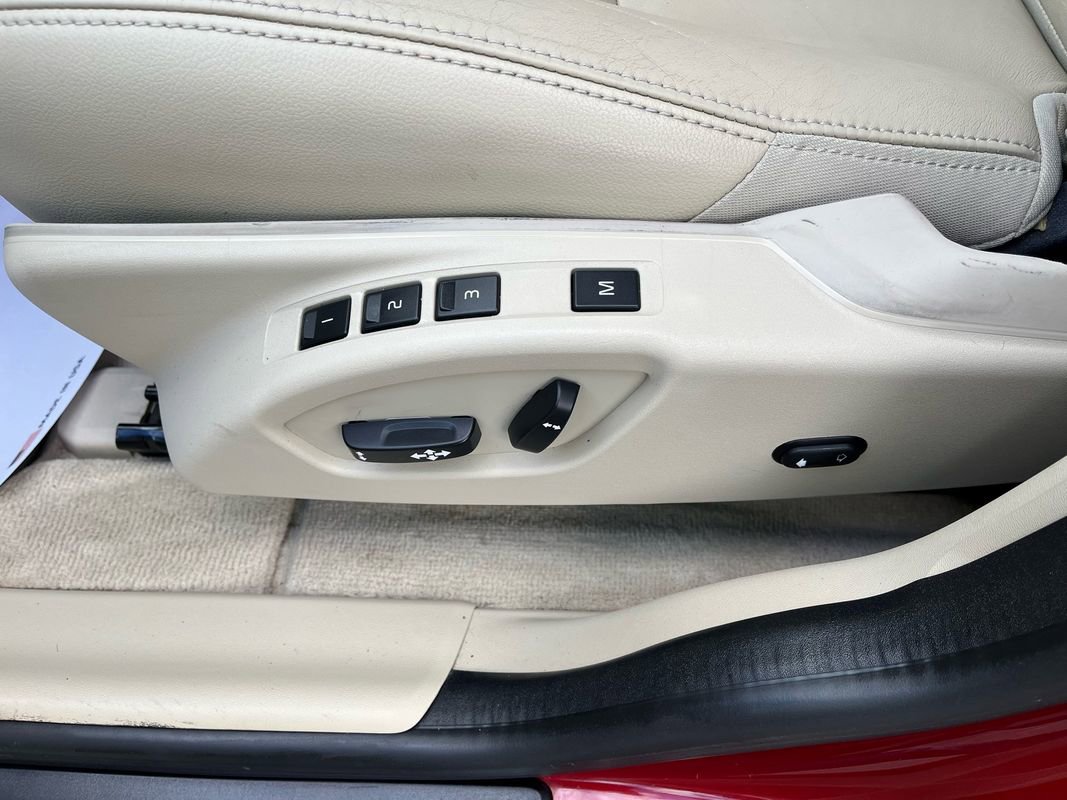 Used 2016 Volvo XC60 T6 w/ Proximity Package image 8