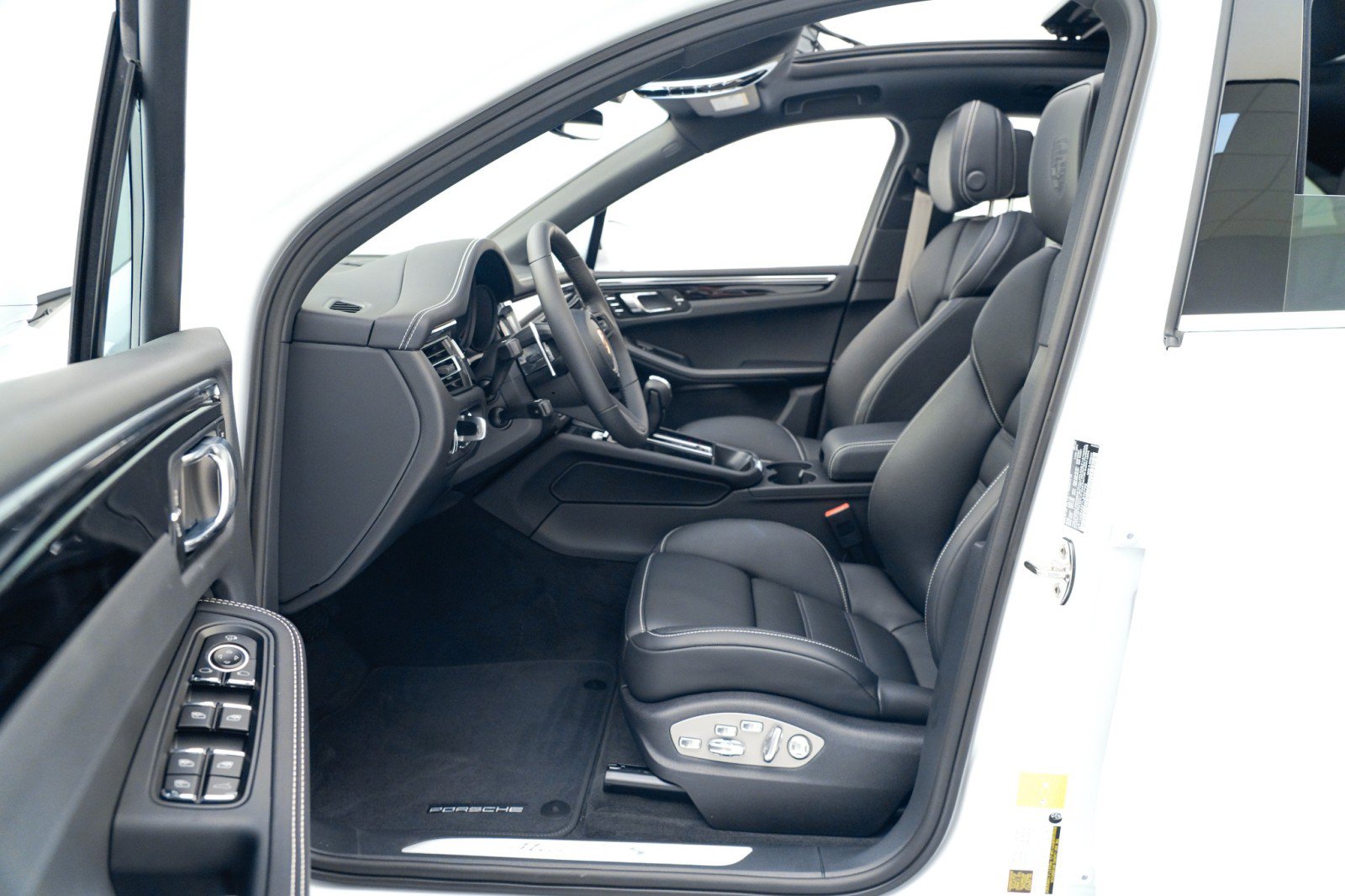 New 2026 Porsche Macan S AWD/4WD image 18