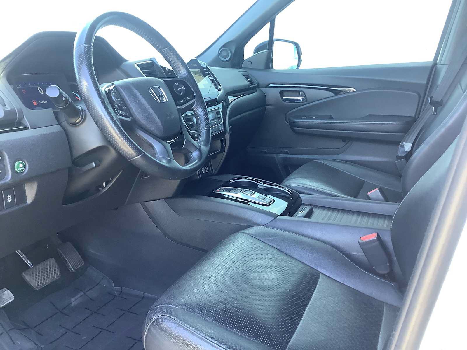 Certified 2019 Honda Passport Touring image 3