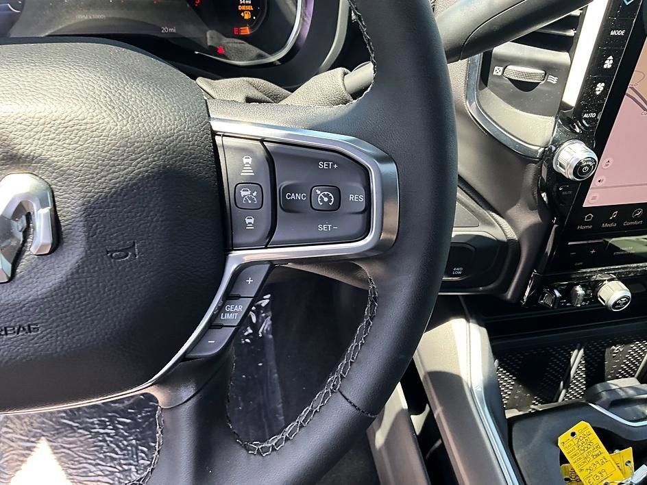 New 2026 RAM 3500 Laramie AWD/4WD image 33