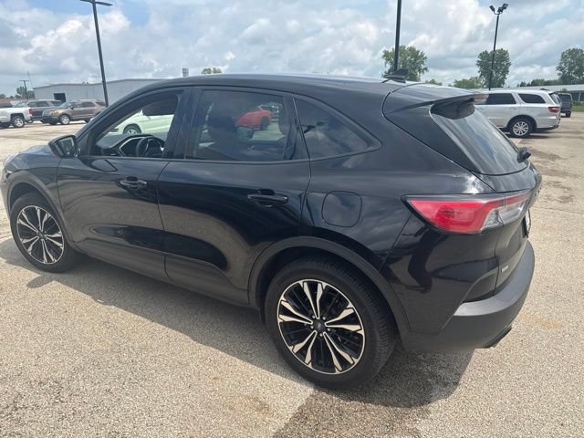 Used 2021 Ford Escape SE w/ SE Sport Appearance Package AWD/4WD image 9