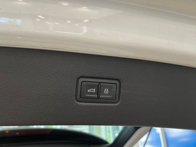 Used 2021 Audi Q7 3.0T Premium AWD/4WD image 18
