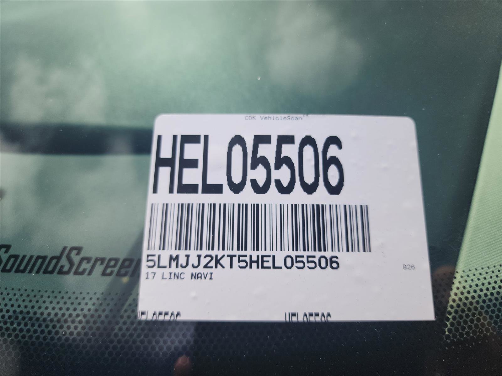 Used 2017 Lincoln Navigator Reserve image 11