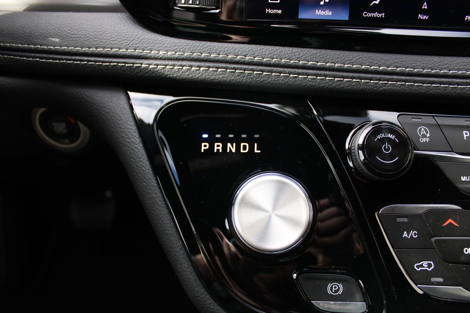 New 2026 Chrysler Pacifica Select FWD image 21