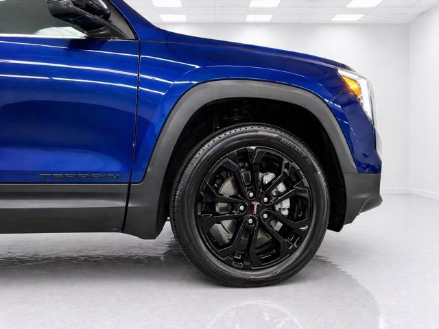 Used 2022 GMC Terrain SLT w/ Infotainment Package II AWD/4WD image 10