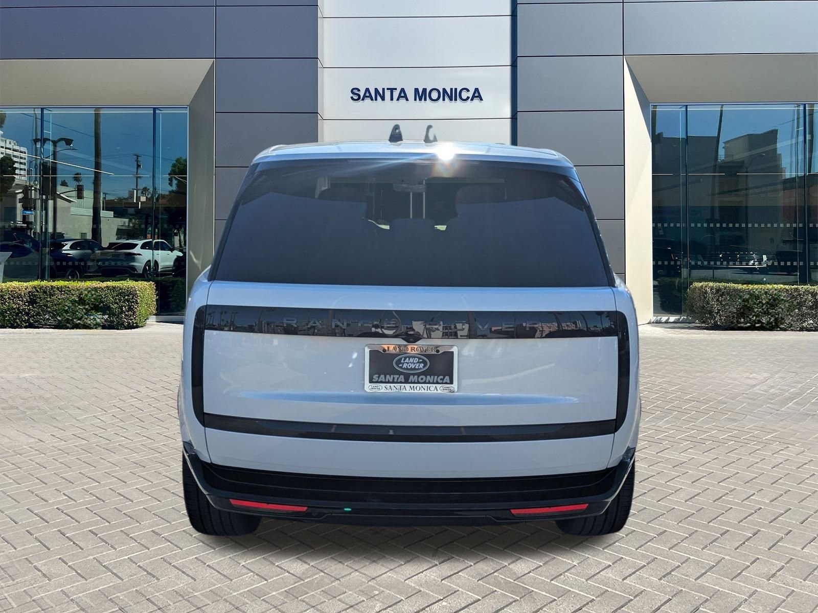 New 2026 Land Rover Range Rover Long Wheelbase Autobiography image 9