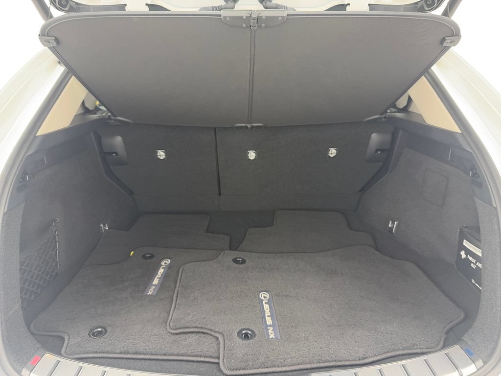 Used 2025 Lexus NX 250 FWD w/ Towing Package (2000 Lbs) image 17