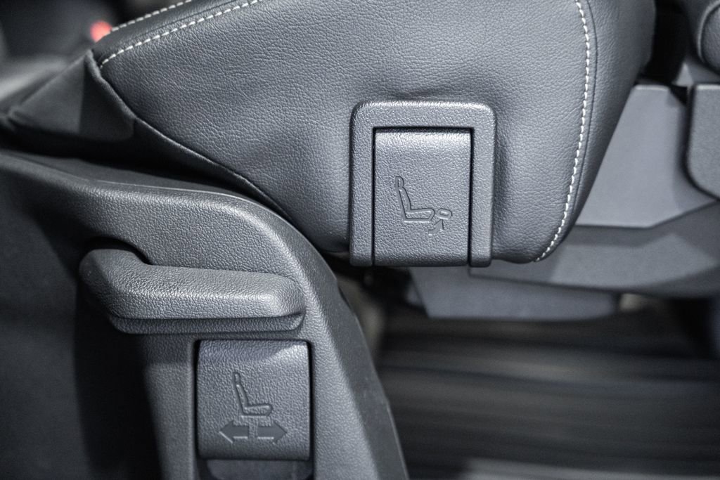 New 2026 Toyota Sienna Platinum image 35