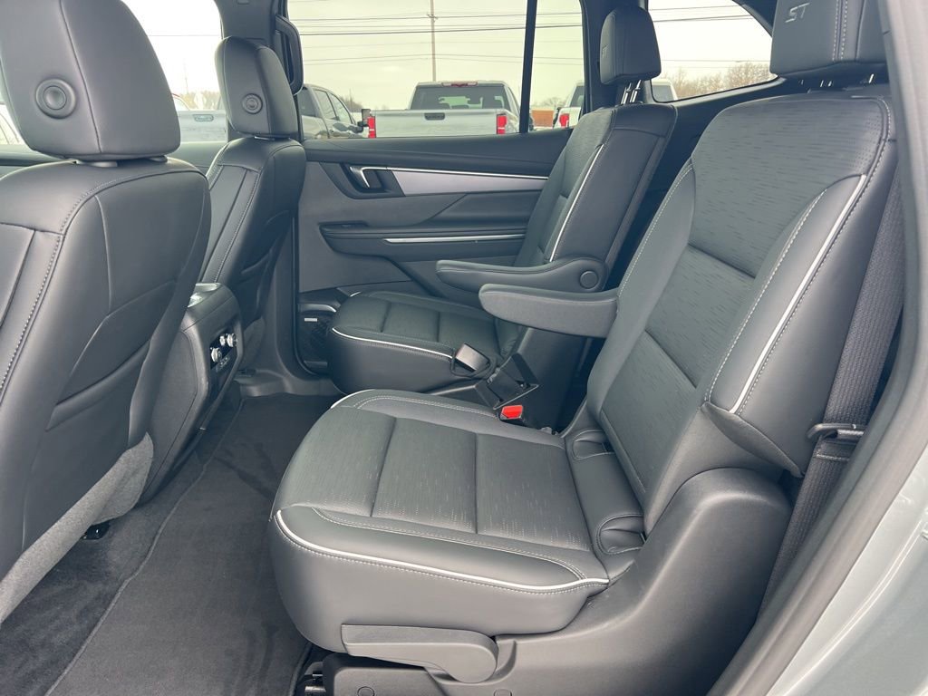 Used 2025 Buick Enclave Sport Touring image 39