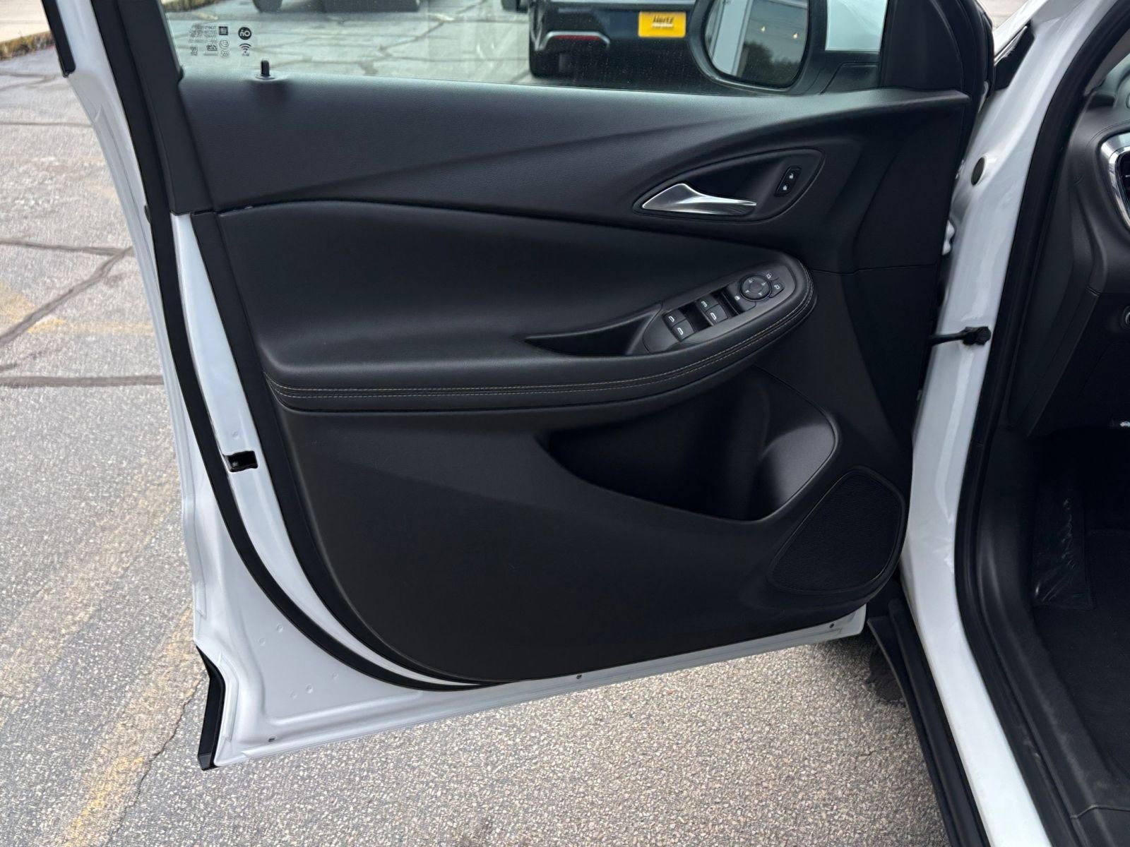 Used 2025 Buick Encore GX Preferred FWD image 18