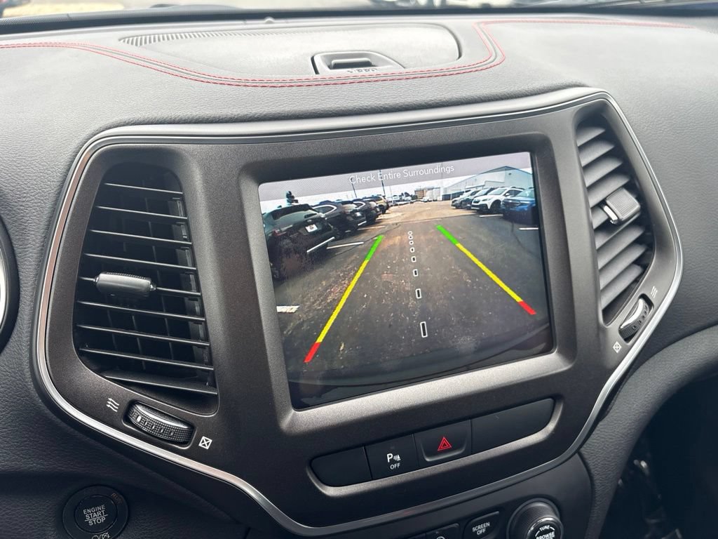 Used 2019 Jeep Cherokee Trailhawk w/ Cold Weather Group AWD/4WD image 26