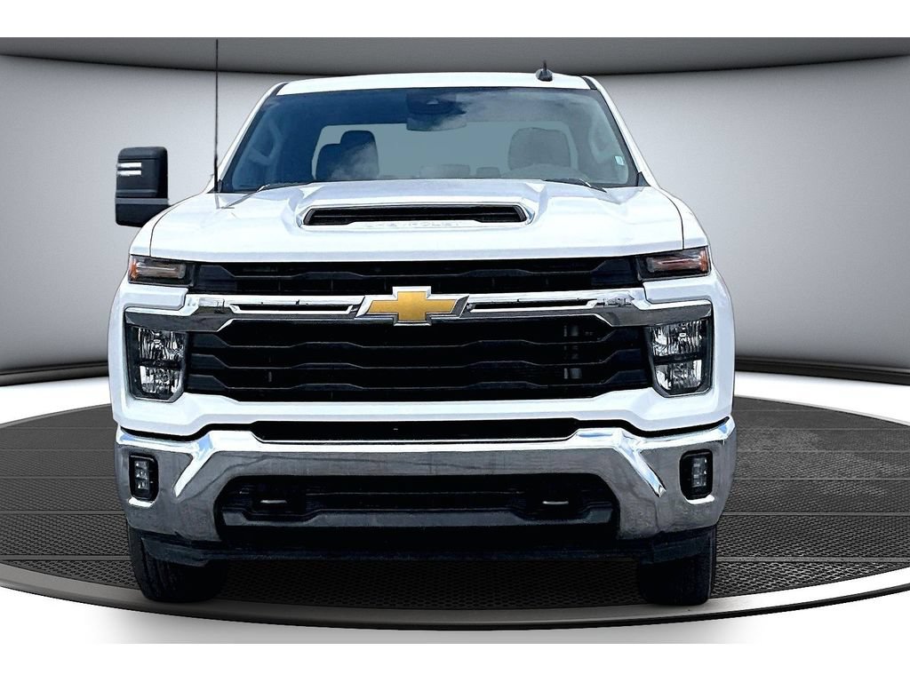Used 2025 Chevrolet Silverado 2500 LT w/ Convenience Package AWD/4WD image 4