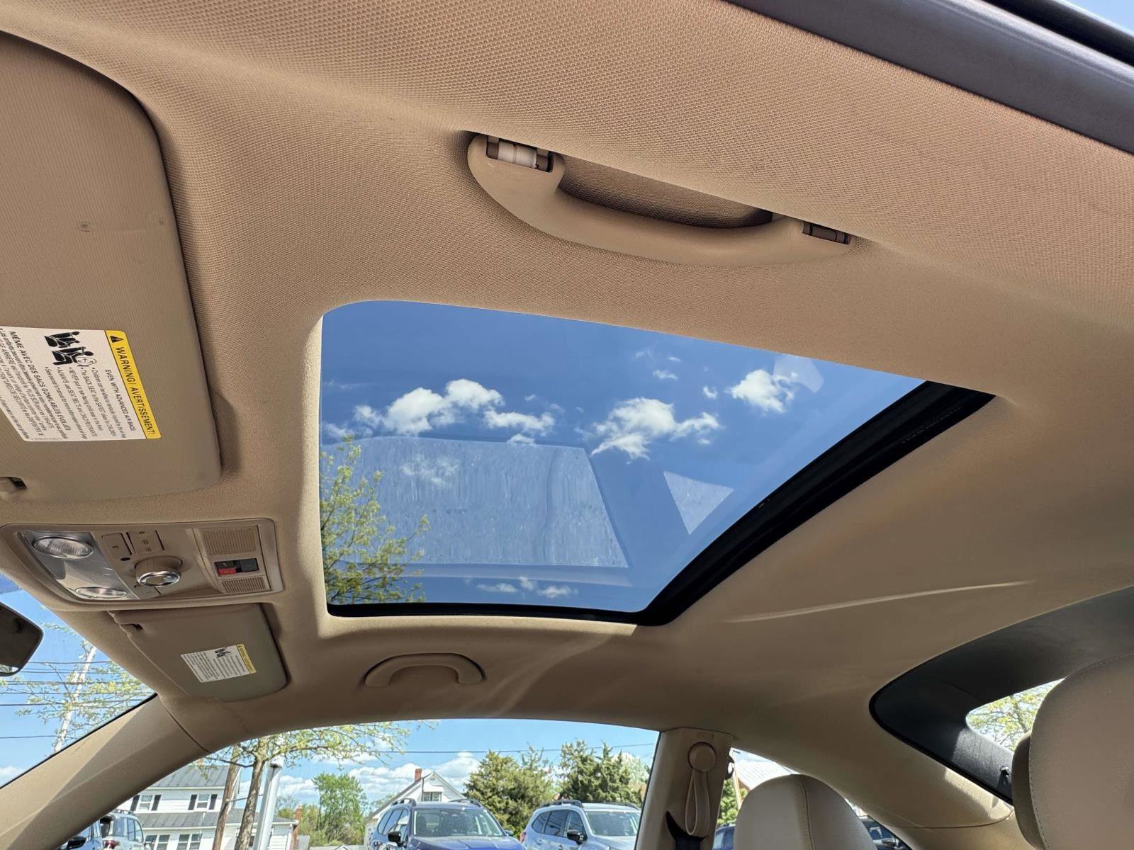 Used 2018 Volkswagen Beetle 2.0T SE w/ SE Premium Package FWD image 14