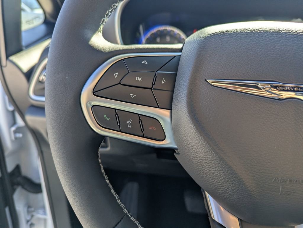 New 2026 Chrysler Pacifica Select FWD image 18