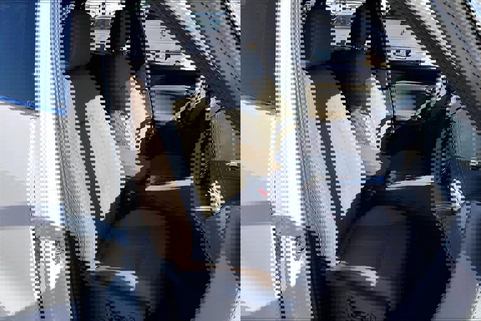 Used 2025 Audi Q5 Premium w/ Convenience Package image 8