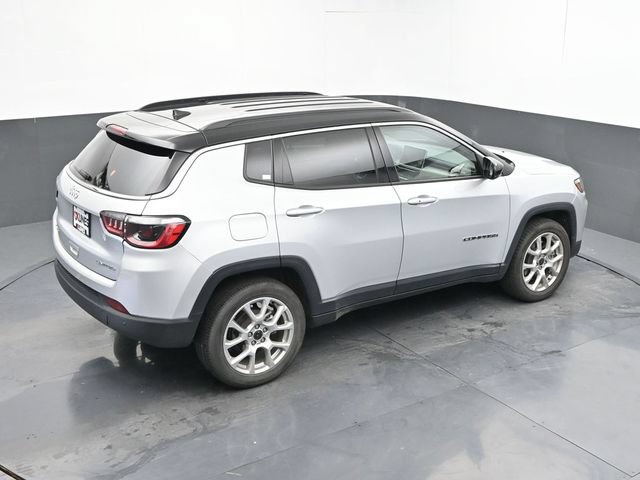 Used 2025 Jeep Compass Limited AWD/4WD image 37