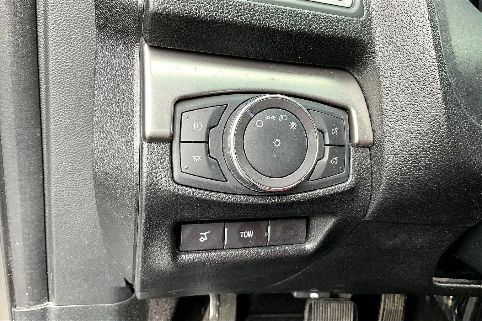 Used 2019 Ford Explorer XLT w/ Equipment Group 202A FWD image 37