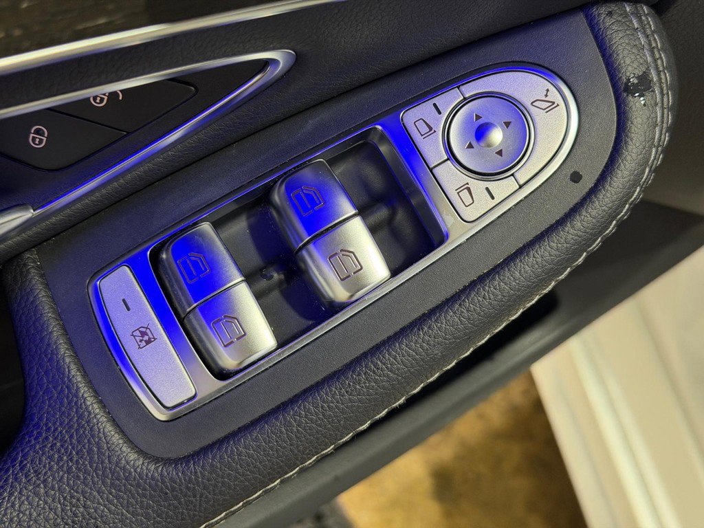 Used 2019 Mercedes-Benz C 300 4MATIC Sedan image 16