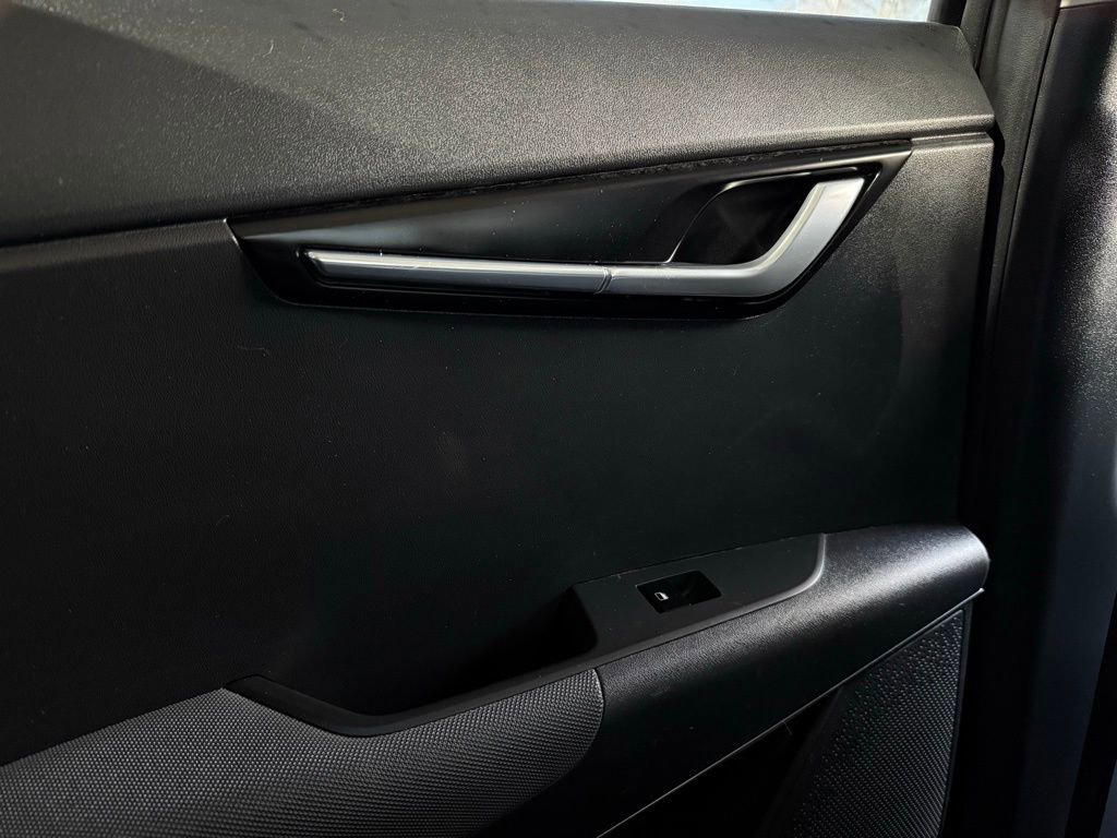 Used 2023 Kia Niro EX image 42