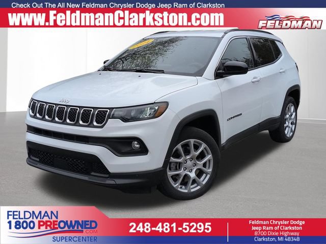 Used 2024 Jeep Compass Latitude AWD/4WD image 1