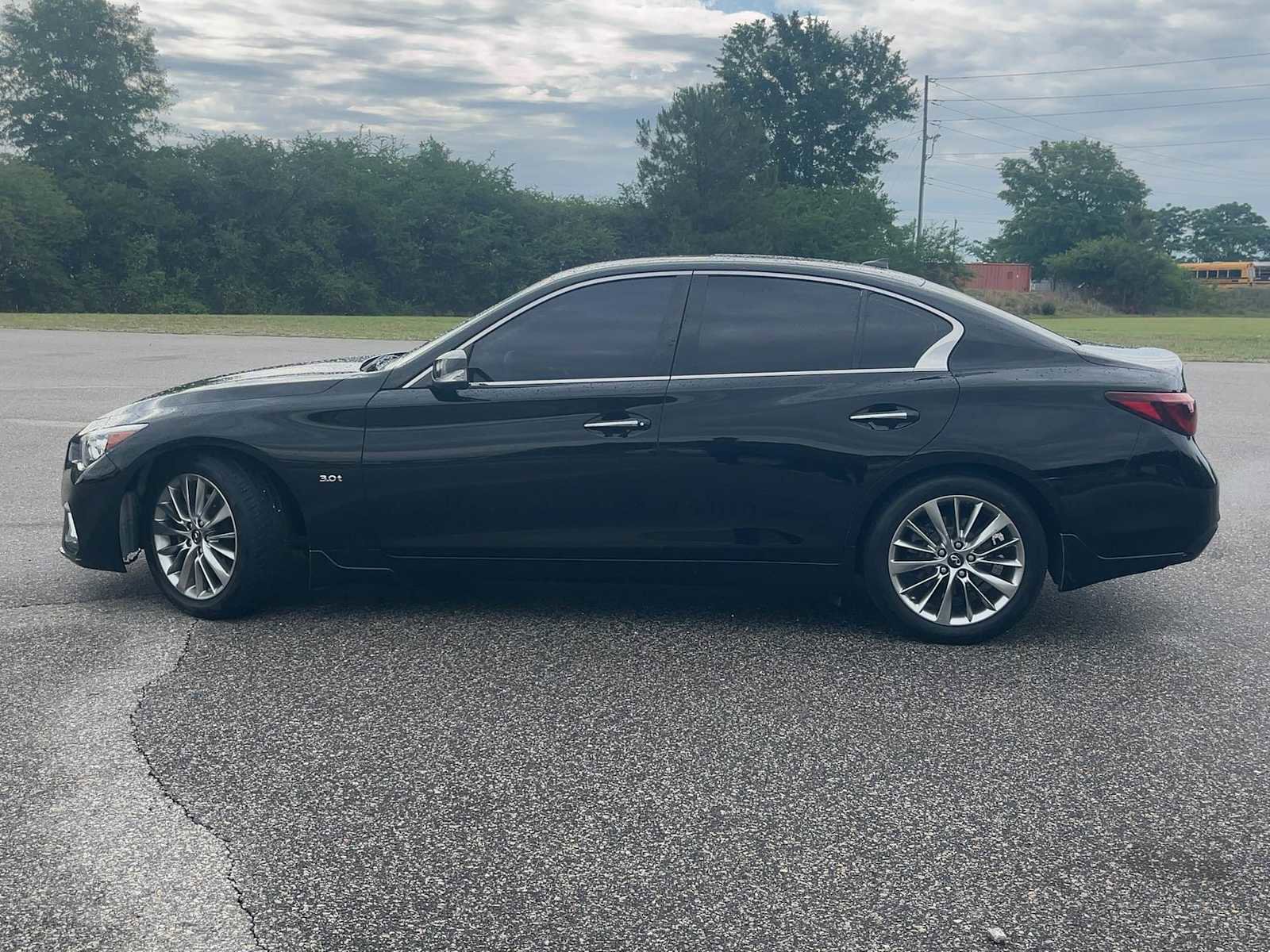 Used 2019 INFINITI Q50 Luxe w/ Cargo Package (L96) RWD image 4