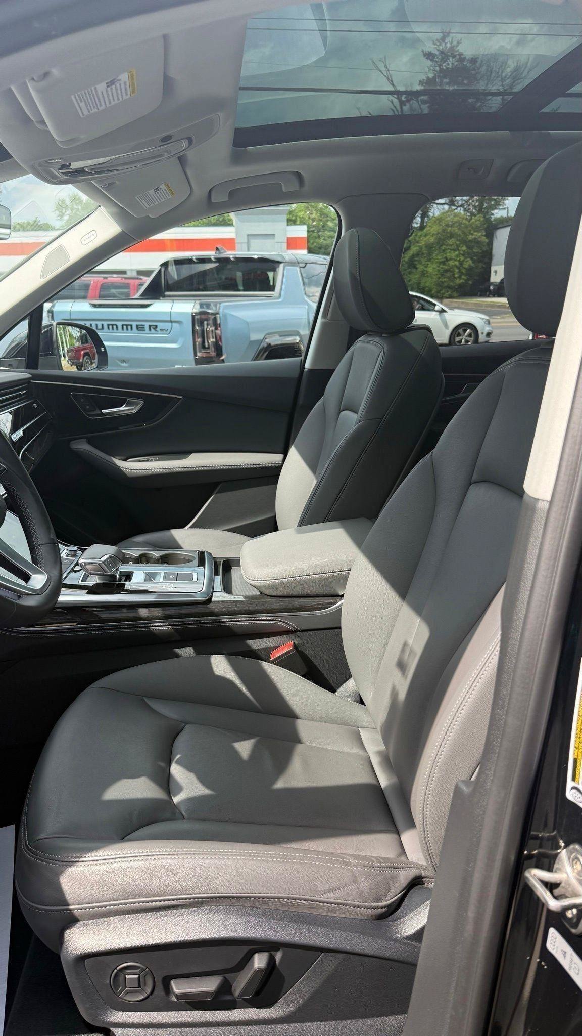 Used 2025 Audi Q7 3.0T Premium Plus AWD/4WD image 42