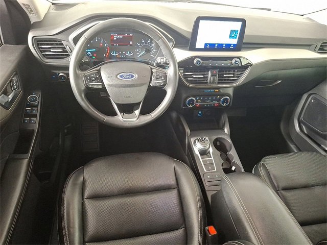 Used 2022 Ford Escape SEL image 2