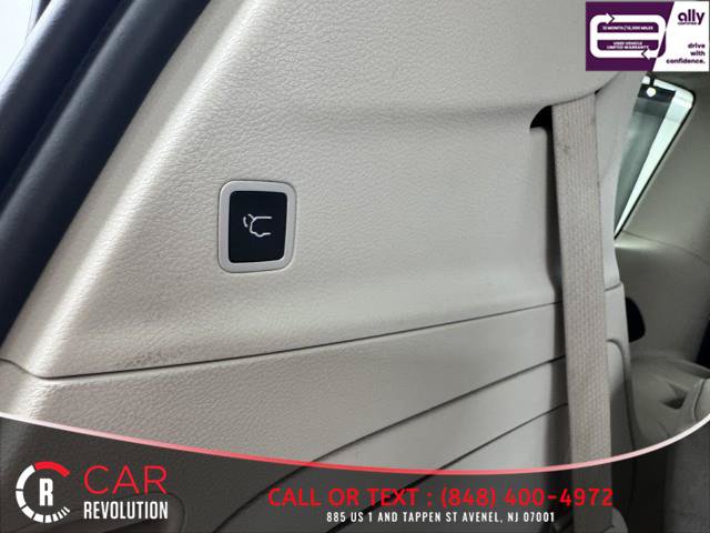 Used 2021 Chrysler Pacifica Touring-L FWD image 8