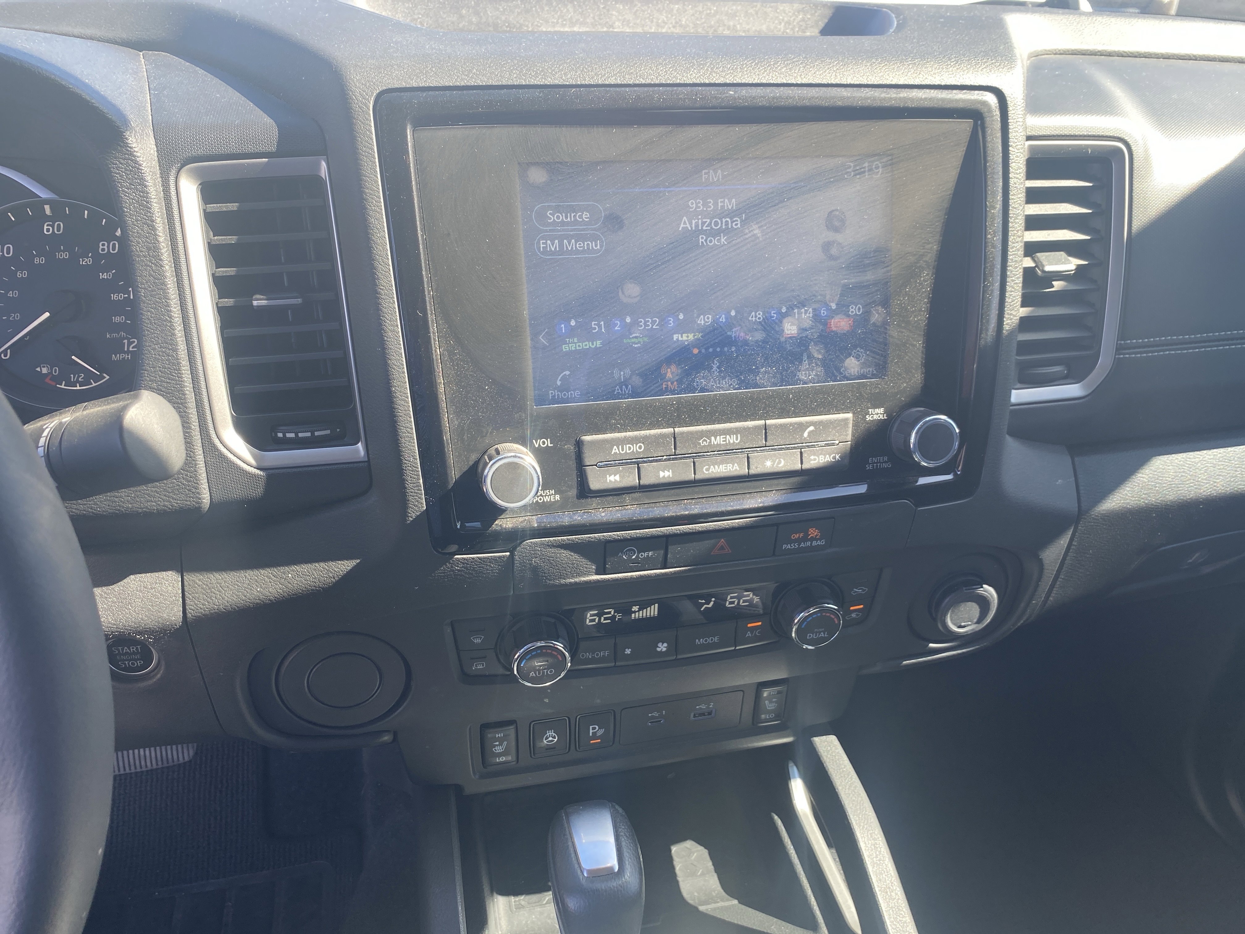 Used 2024 Nissan Frontier SV w/ SV Convenience Package image 16