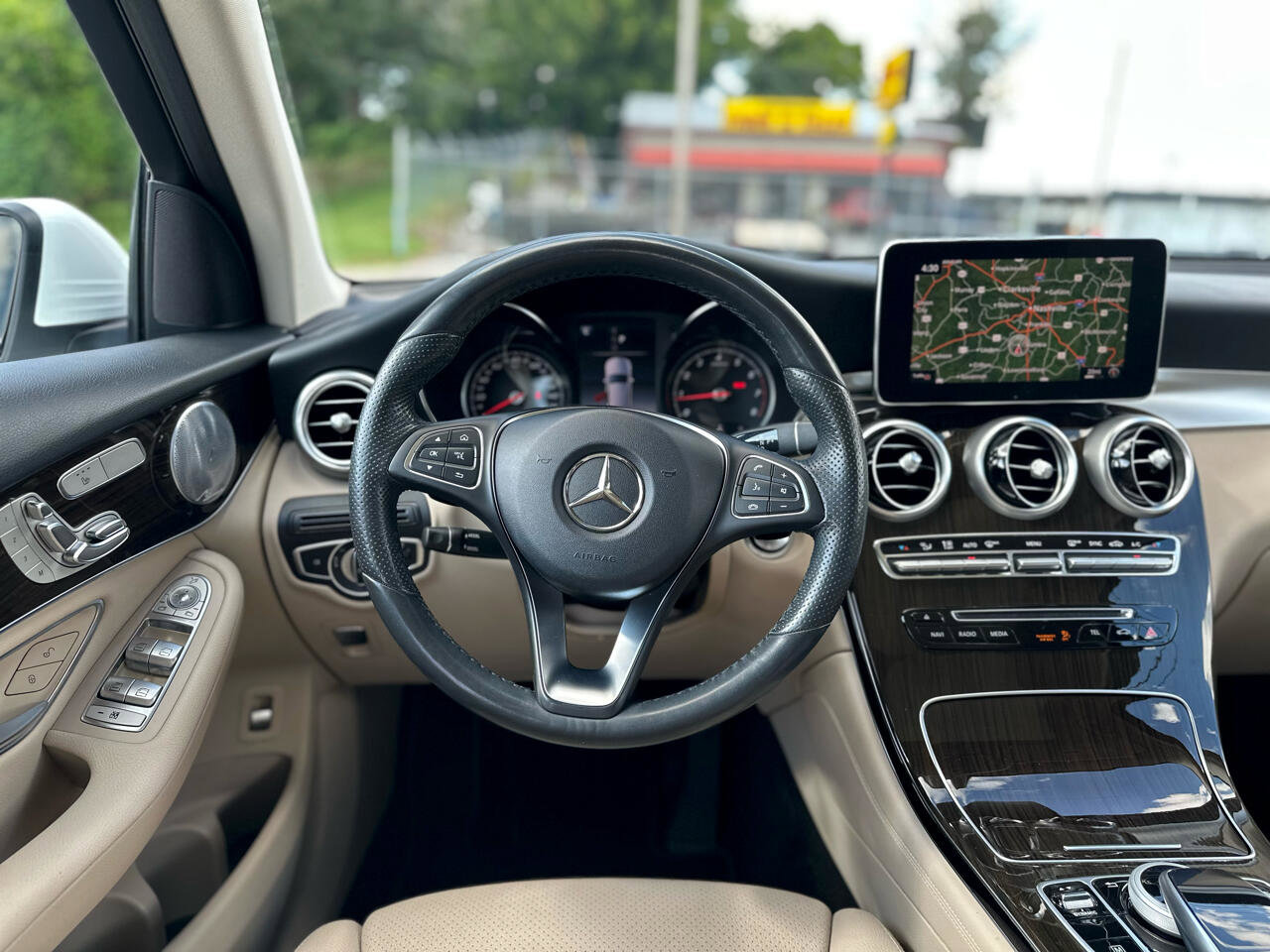 Used 2018 Mercedes-Benz GLC 300 4MATIC image 18