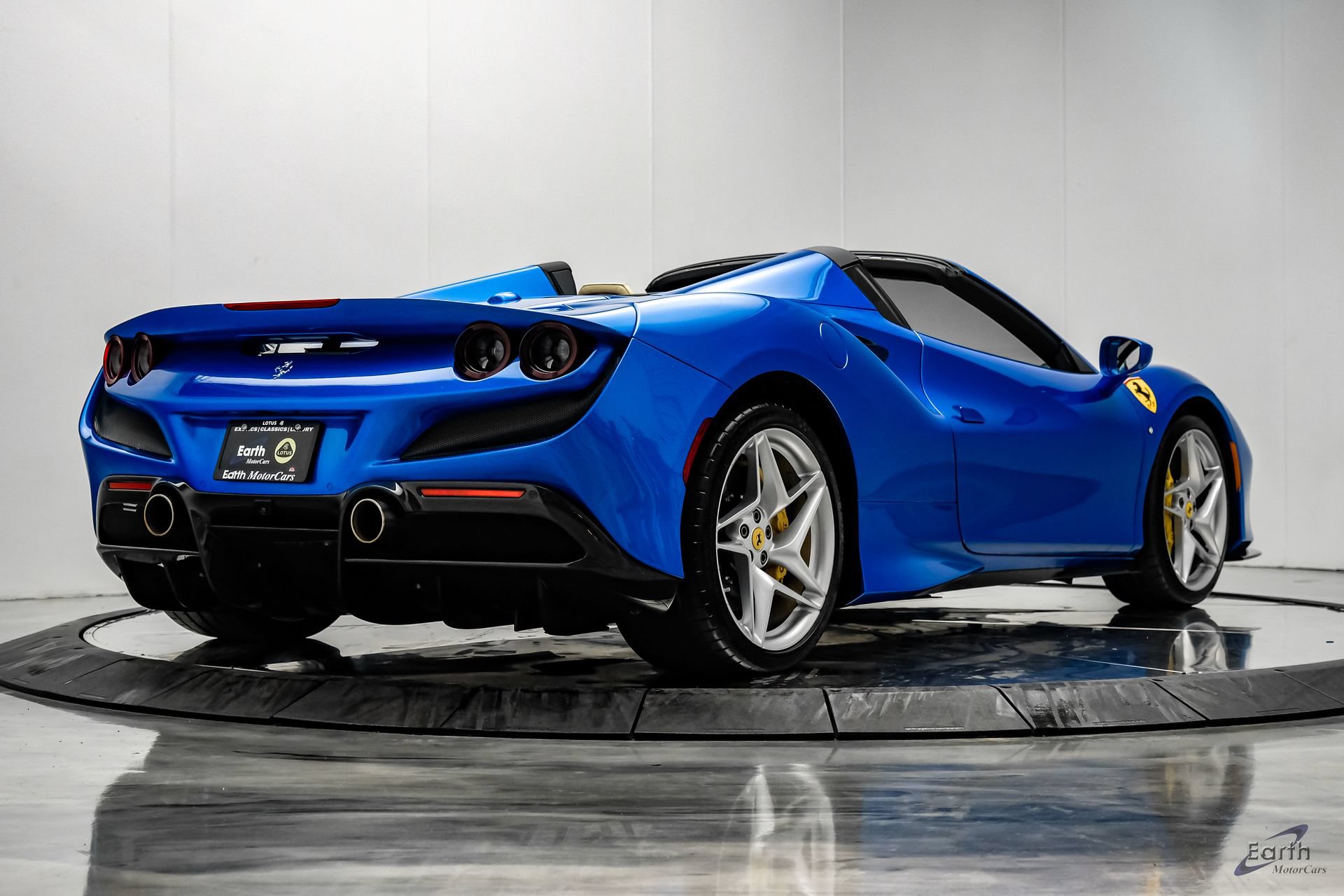 Used 2023 Ferrari F8 Tributo RWD image 22