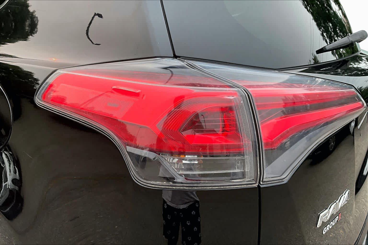 Certified 2018 Toyota RAV4 Limited w/ Advanced Technology Package AWD/4WD image 27