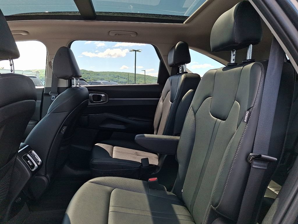 Certified 2024 Kia Sorento X-Line EX AWD/4WD image 11
