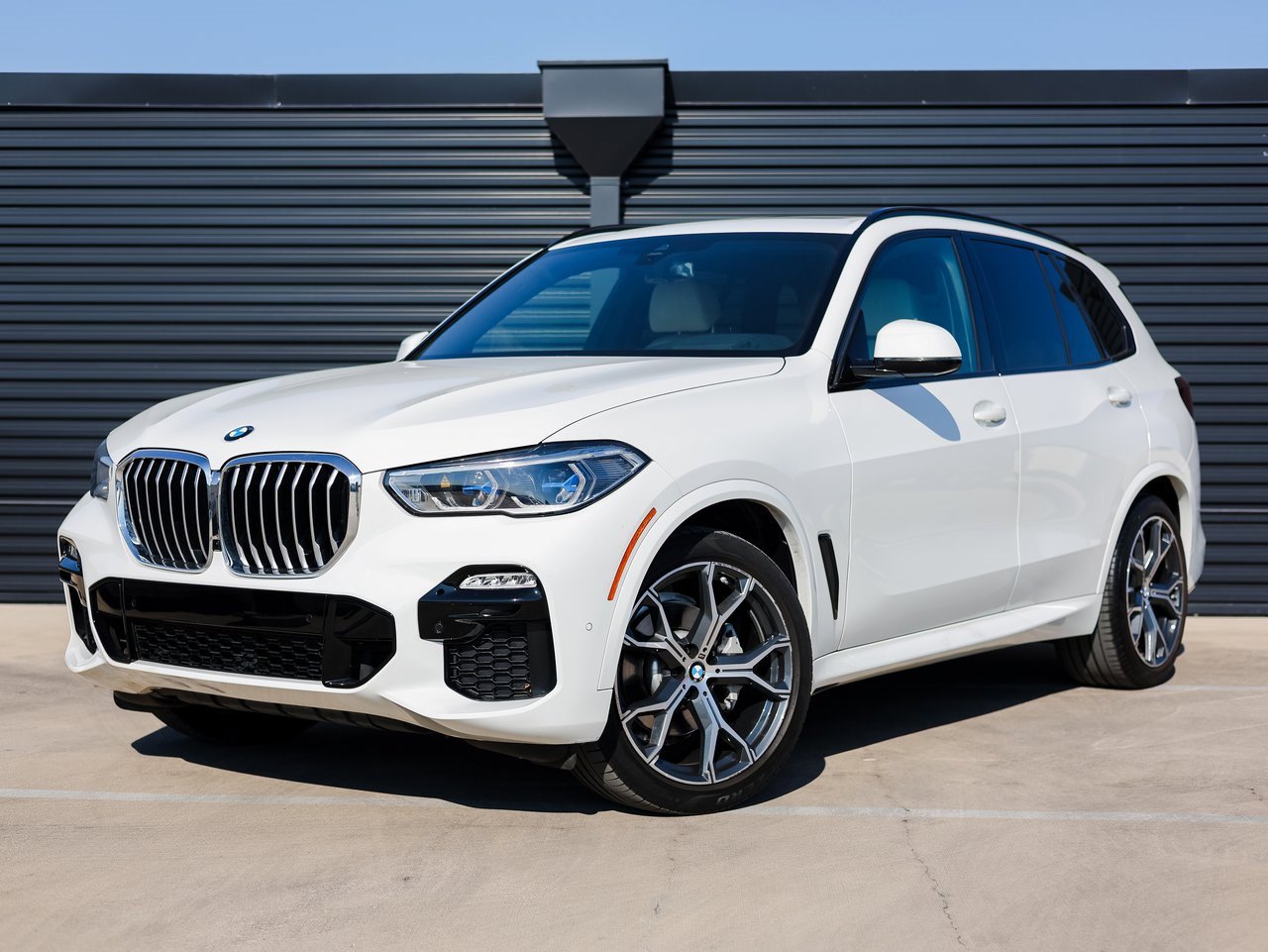 Used 2021 BMW X5 xDrive40i w/ M Sport Package