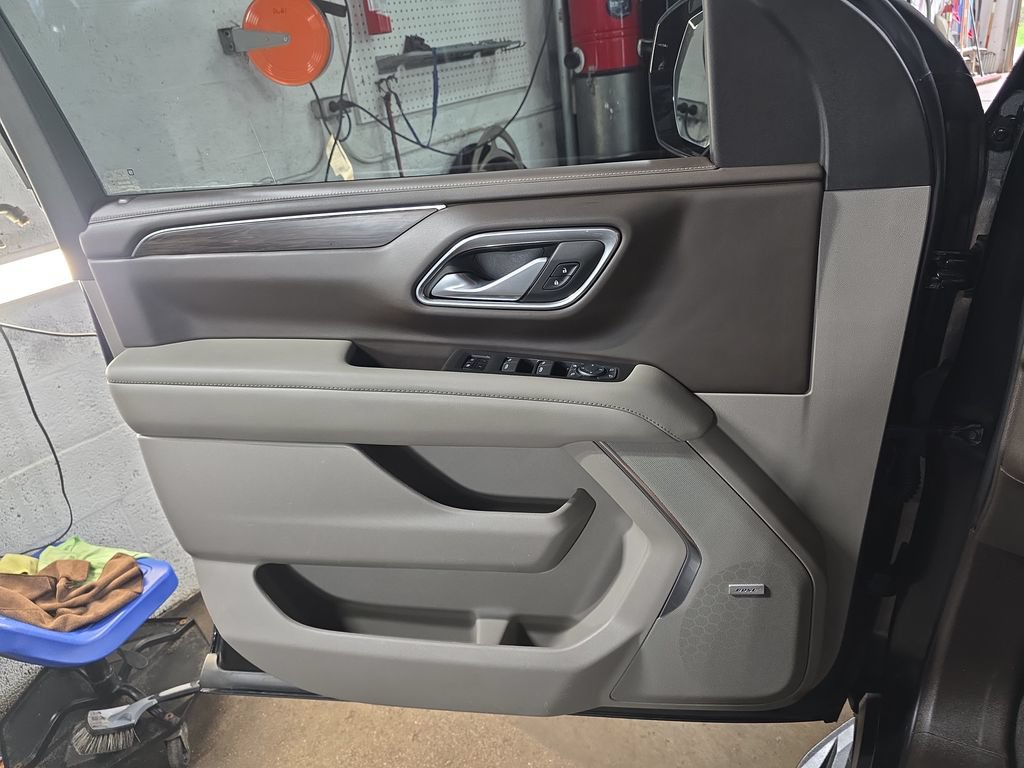 Used 2022 Chevrolet Suburban LT w/ Luxury Package AWD/4WD image 31