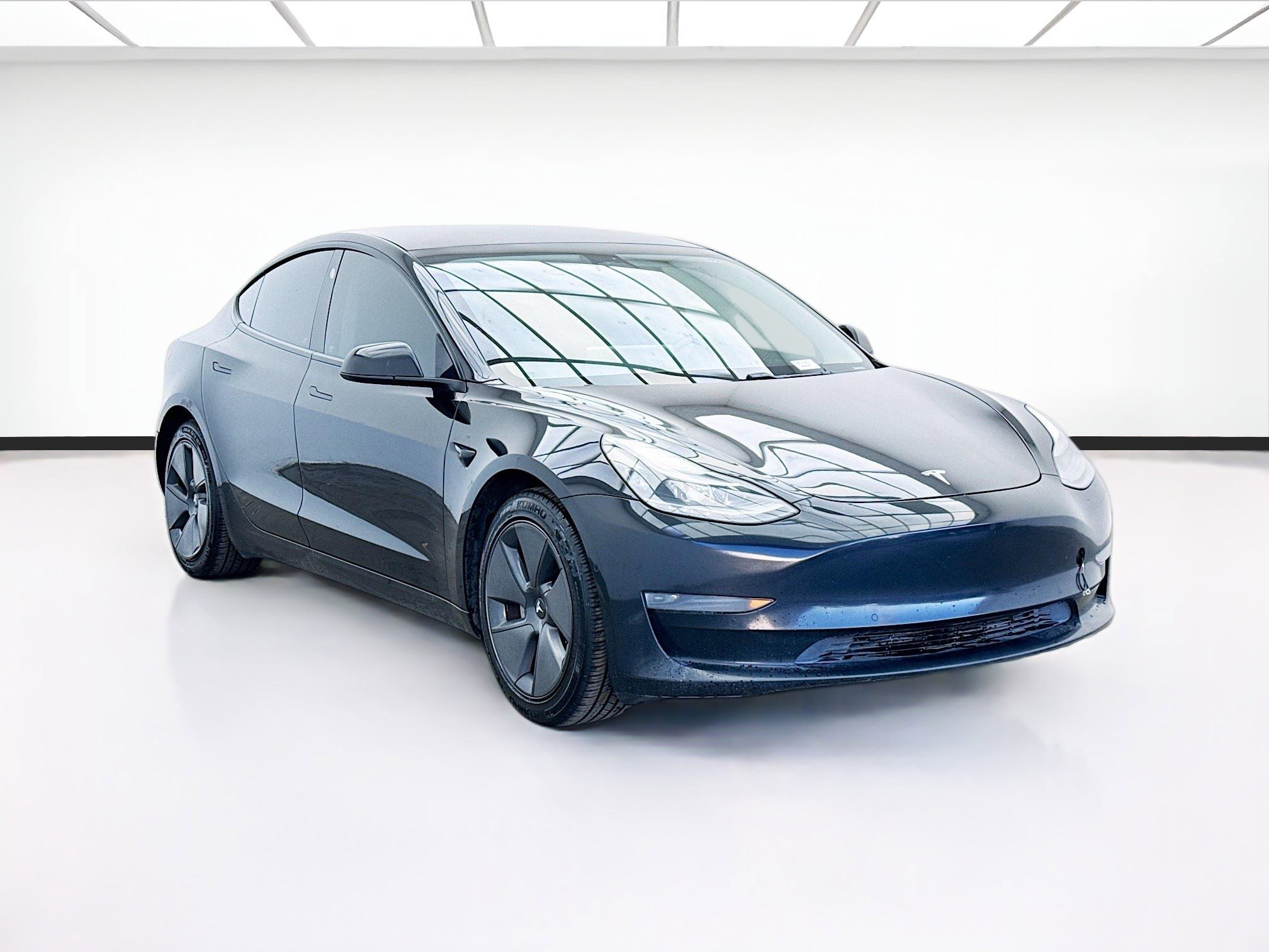 Used 2021 Tesla Model 3 Standard Range Plus RWD image 3