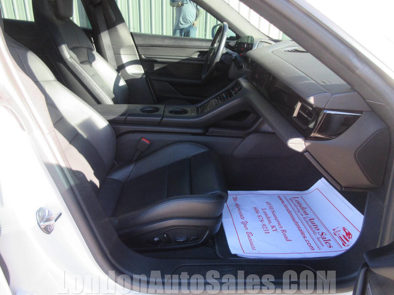 Used 2021 Porsche Taycan image 15