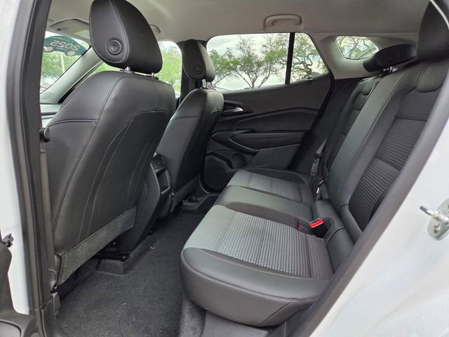 Certified 2025 Chevrolet Trax LT w/ LT Convenience Package FWD image 13