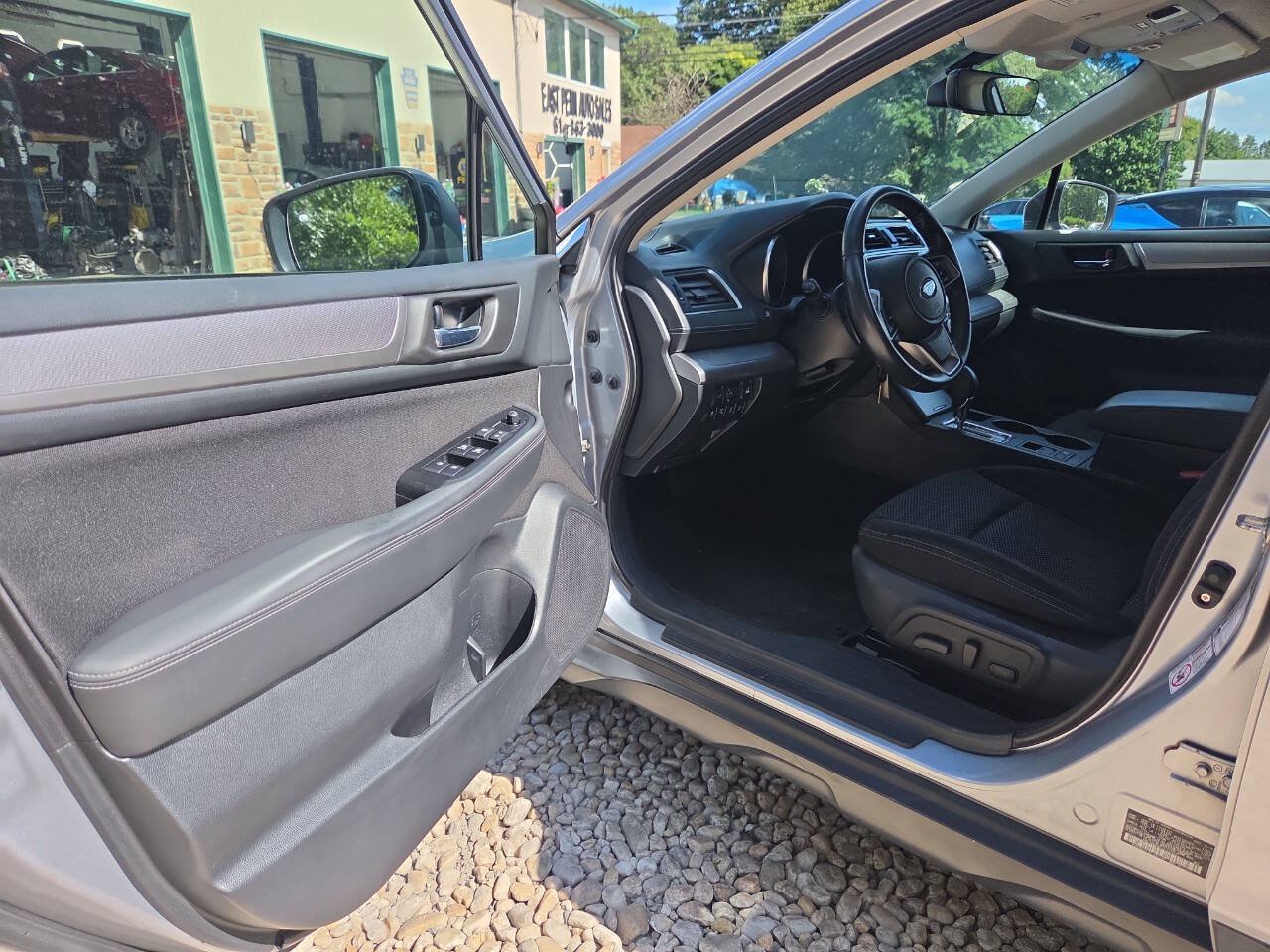 Used 2018 Subaru Outback 2.5i Premium AWD/4WD image 14