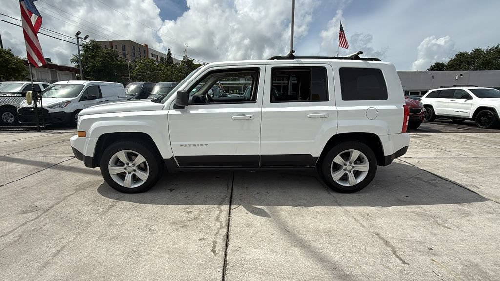 Used 2017 Jeep Patriot Latitude FWD image 11